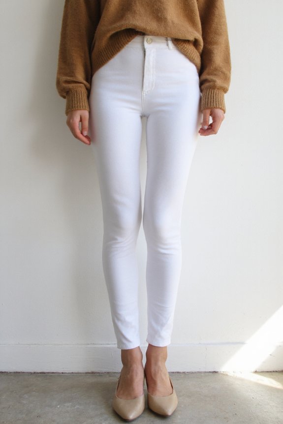 comfortable seamless white leggings